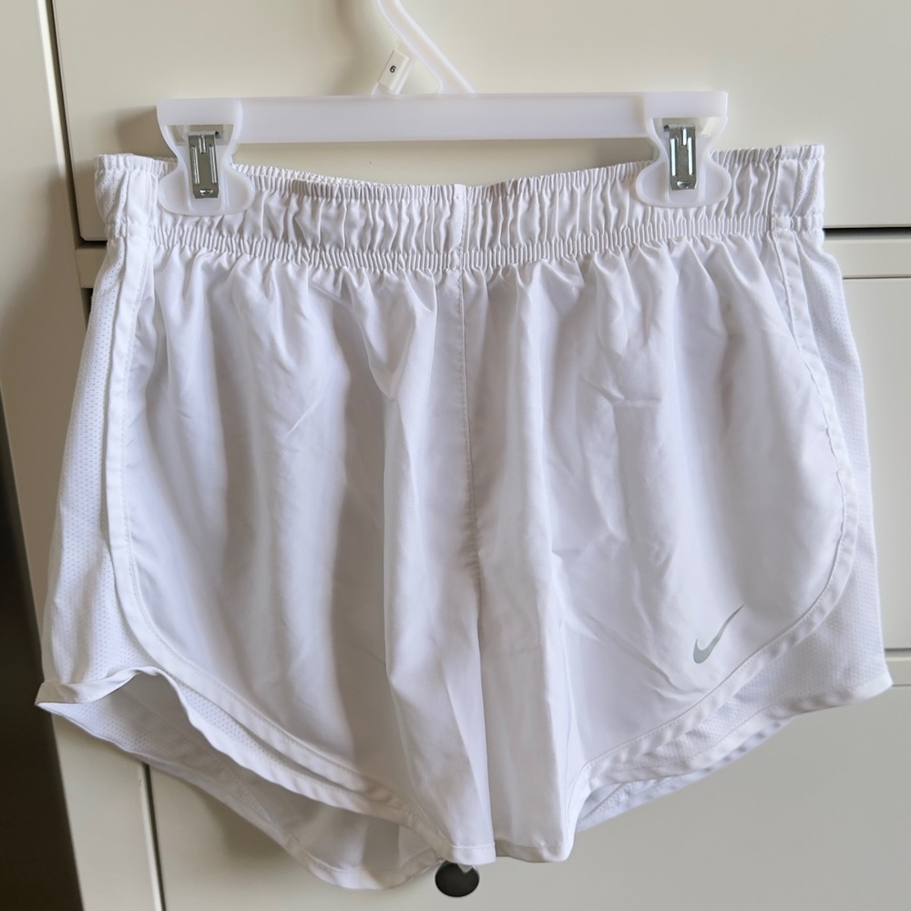 Nike White Athletic Shorts Lightweight Elastic Waist
